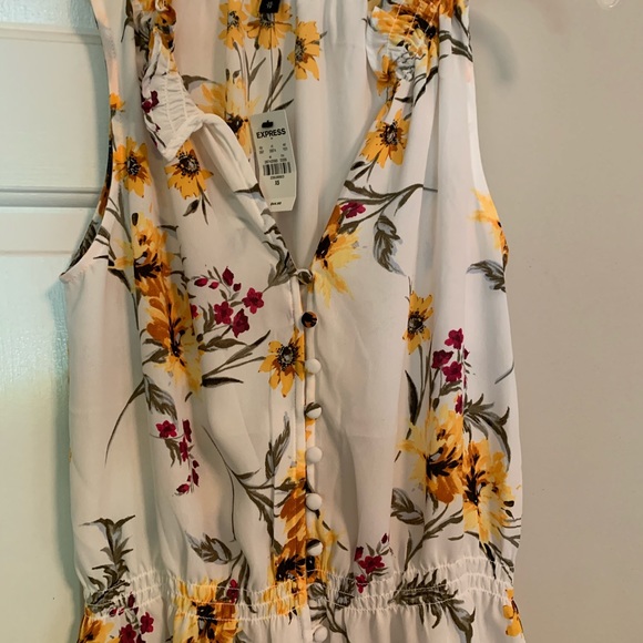 NWT Express chiffon tank - Picture 2 of 4
